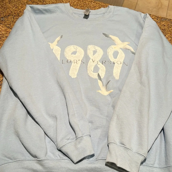 Taylor Swift Inspired 1989 Taylor’s Version Crewneck Sweatshirt - Picture 2 of 5